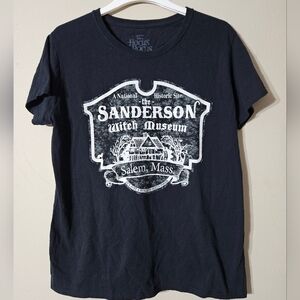 Hocus Pocus Witch Museum Tshirt Large